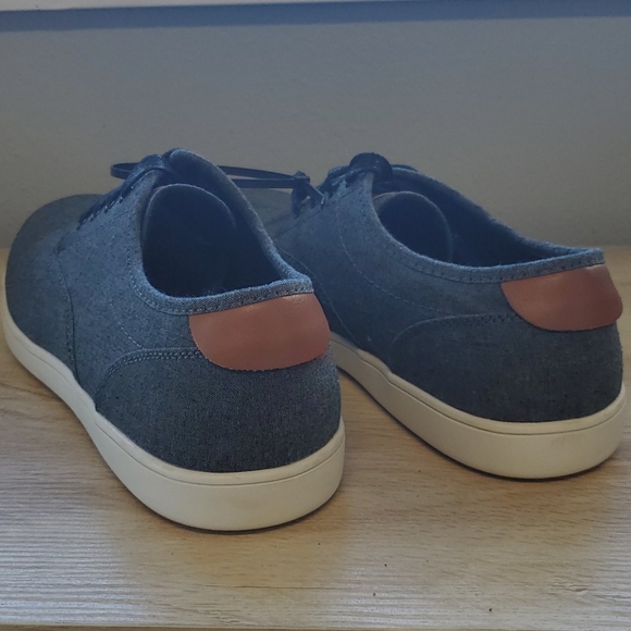 Mountain Creek Men's size 12 canvas loafers - Picture 2 of 3